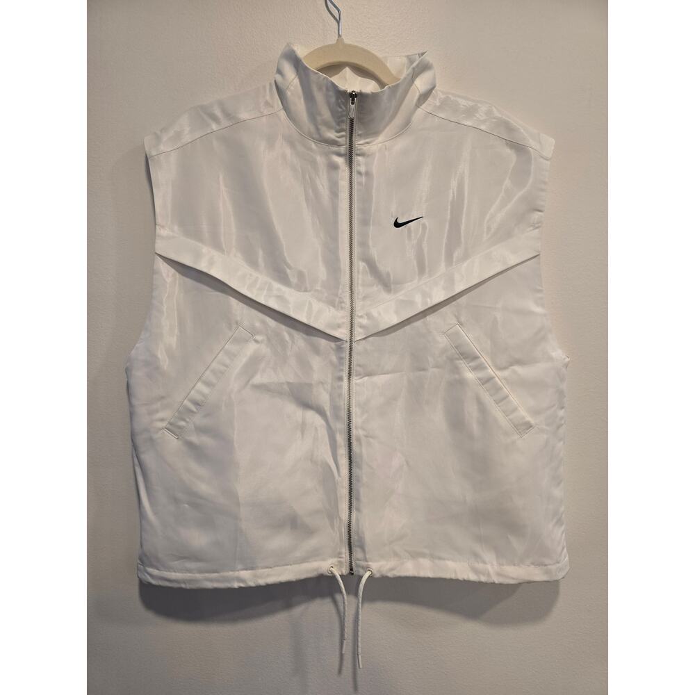 Nike SAMPLE White Vest with Side Pockets Size Small NWOT